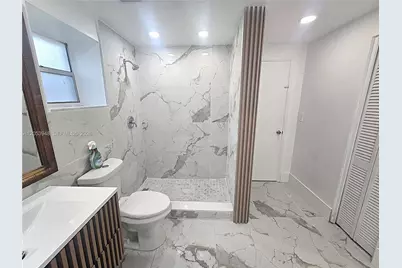 6070 W 18th Ave #213, Hialeah, FL 33012 - Photo 6