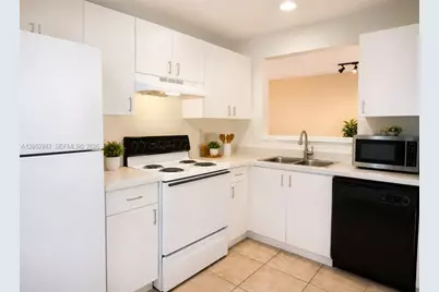 15721 SW 137th Ave #204, Miami, FL 33177 - Photo 6