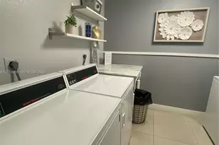 9350 Fontainebleau Blvd, Miami, FL 33172 - Photo 12