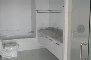 500 Brickell Ave, Miami, FL 33131 - Photo 10
