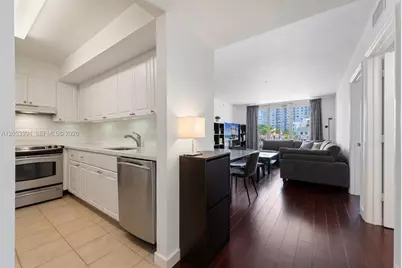 2642 Collins Ave #303, Miami Beach, FL 33140 - Photo 4