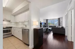 2642 Collins Ave, Miami Beach, FL 33140 - Photo 4