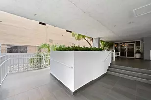 2642 Collins Ave, Miami Beach, FL 33140 - Photo 30