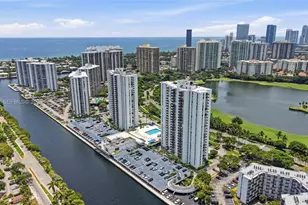 3625 N Country Club Dr, Aventura, FL 33180 - Photo 24