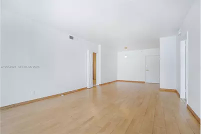 5700 Collins Ave #10C, Miami Beach, FL 33140 - Photo 6