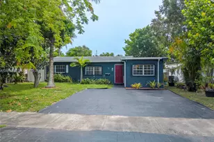 76 NE 170th St, North Miami Beach, FL 33162 - Photo 2