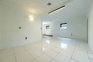76 NE 170th St, North Miami Beach, FL 33162 - Photo 26