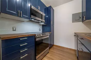 76 NE 170th St, North Miami Beach, FL 33162 - Photo 16