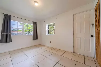 76 NE 170th St, North Miami Beach, FL 33162 - Photo 34