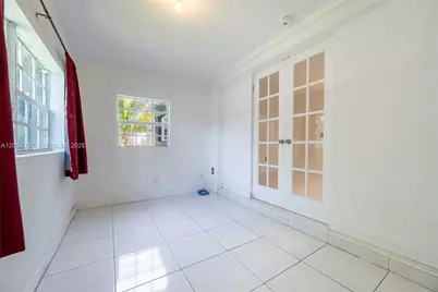 76 NE 170th St, North Miami Beach, FL 33162 - Photo 28