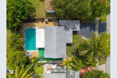 76 NE 170th St, North Miami Beach, FL 33162 - Photo 6