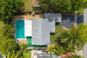 76 NE 170th St, North Miami Beach, FL 33162 - Photo 6