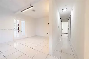 76 NE 170th St, North Miami Beach, FL 33162 - Photo 22