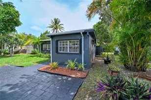 76 NE 170th St, North Miami Beach, FL 33162 - Photo 4