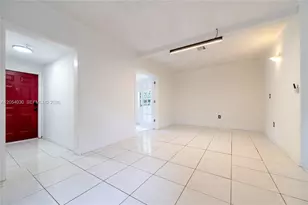 76 NE 170th St, North Miami Beach, FL 33162 - Photo 24
