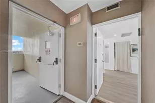 11111 Biscayne Blvd, Miami, FL 33181 - Photo 18