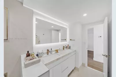 11111 Biscayne Blvd #5A, Miami, FL 33181 - Photo 36