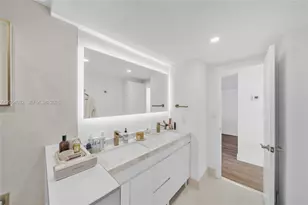 11111 Biscayne Blvd, Miami, FL 33181 - Photo 36