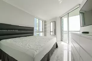 325 S Biscayne Blvd, Miami, FL 33131 - Photo 14