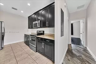 995 SW 147th Ave, Pembroke Pines, FL 33027 - Photo 12