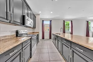 995 SW 147th Ave, Pembroke Pines, FL 33027 - Photo 18