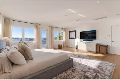 1300 S Venetian Way, Miami, FL 33139 - Photo 14