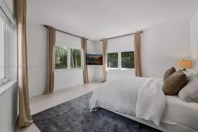 1300 S Venetian Way, Miami, FL 33139 - Photo 20
