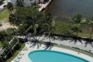 460 NE 28th St, Miami, FL 33137 - Photo 18