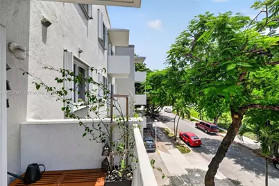 1060 NW 7th St #205, Miami, FL 33136 - Photo 14