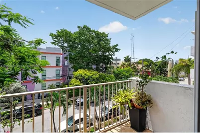 1060 NW 7th St #205, Miami, FL 33136 - Photo 12