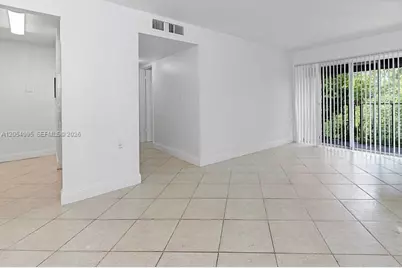 1201 Lake Victoria Dr #V, West Palm Beach, FL 33411 - Photo 4