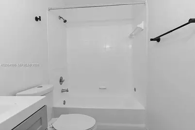 1201 Lake Victoria Dr #V, West Palm Beach, FL 33411 - Photo 16