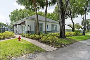 1201 Lake Victoria Dr, West Palm Beach, FL 33411 - Photo 20