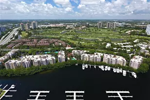 19901 E Country Club Dr, Aventura, FL 33180 - Photo 38