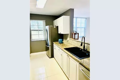 19901 E Country Club Dr #2401, Aventura, FL 33180 - Photo 10