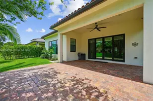 1053 SW 113th Way, Pembroke Pines, FL 33025 - Photo 24