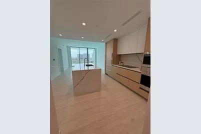 2411 Laguna Cir #910, Miami, FL 33181 - Photo 4