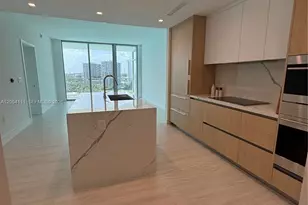 2411 Laguna Cir, Miami, FL 33181 - Photo 4