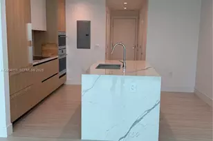 2411 Laguna Cir, Miami, FL 33181 - Photo 6