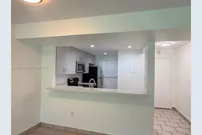 8881 Fontainebleau Blvd #107, Miami, FL 33172 - Photo 4