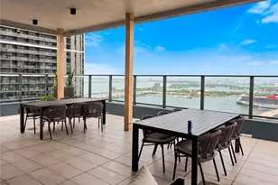 121 NE 5th St, Miami, FL 33132 - Photo 40