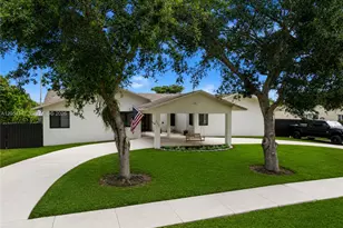225 NW 21st St, Homestead, FL 33030 - Photo 2
