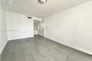 2457 Collins Ave, Miami Beach, FL 33140 - Photo 8