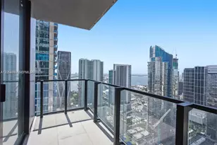 20 NE 11th St, Miami, FL 33132 - Photo 30