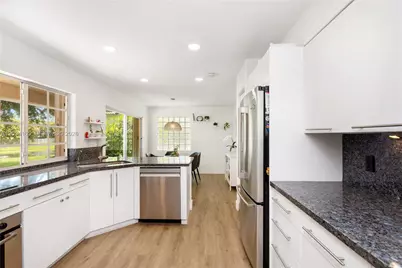 524 Water Pt, Weston, FL 33326 - Photo 14