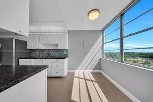 1200 St Charles Pl, Pembroke Pines, FL 33026 - Photo 10