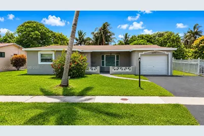 3192 NW 40th Ct, Lauderdale Lakes, FL 33309 - Photo 4