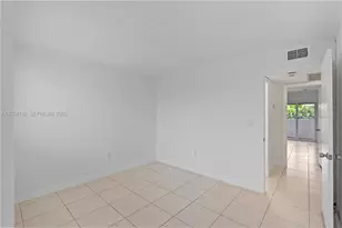 8585 NW 6th Ln, Miami, FL 33126 - Photo 14