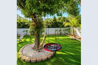 741 NE 81st St, Miami, FL 33138 - Photo 10