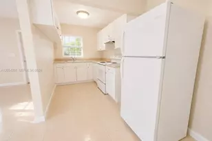 4951 Wedgewood Way, West Palm Beach, FL 33417 - Photo 8